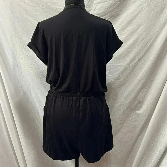 Black romper - Picture 2 of 7